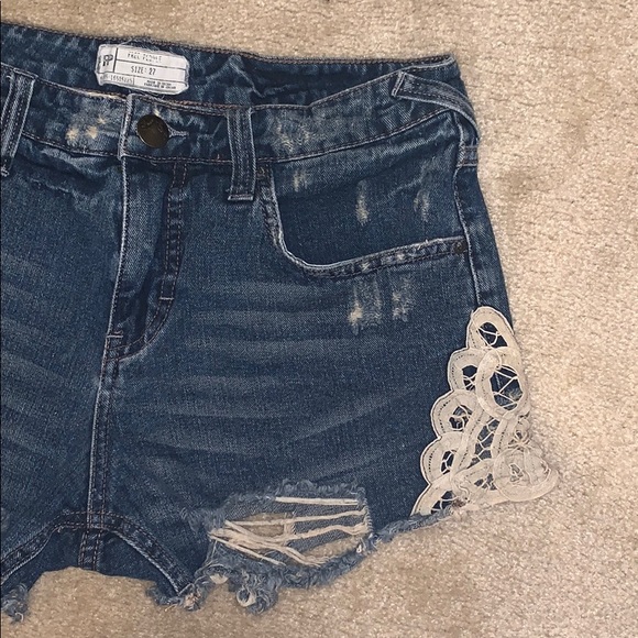 Lace denim shorts - Picture 2 of 4